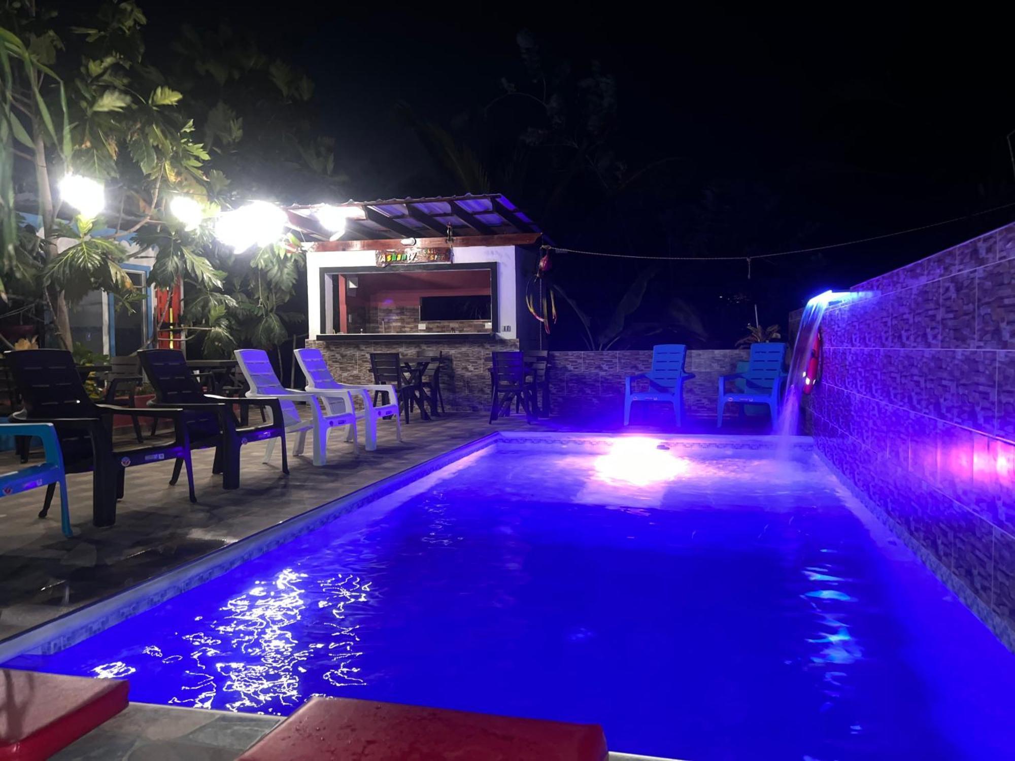 Posada Ashanty Rocky Point Esterno foto