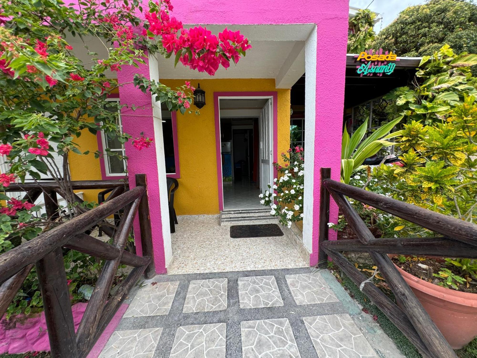 Posada Ashanty Rocky Point Esterno foto